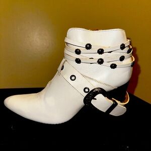 DINGO ANKLE BOOTS ready for festival season!